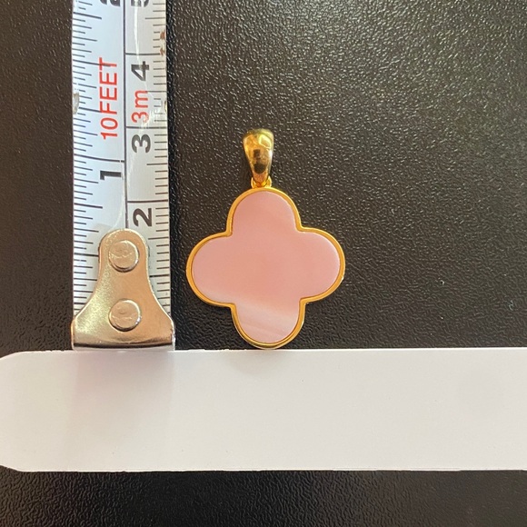 Gold Plated Pink Conch Pendant - Picture 3 of 3